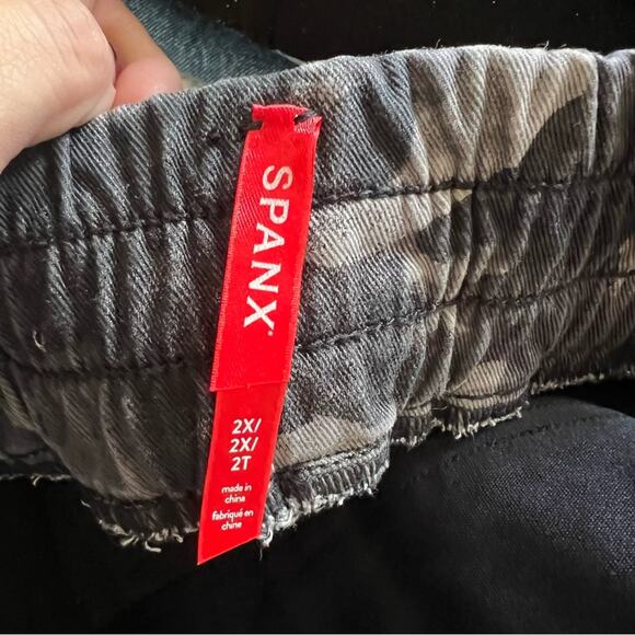SPANX Twill Camo Print Joggers - Picture 5 of 6